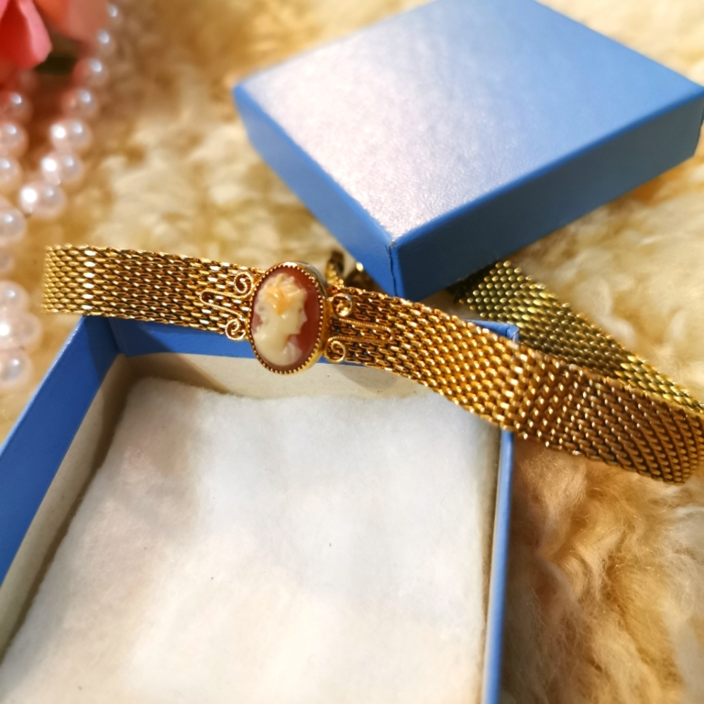 Vintage Choker Cameo gold mesh finish  necklace - Picture 2 of 7